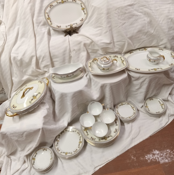 Rare Vintage 6 Pc. TK Thuny Czechoslovakia 6" Saucers  Porcelain REPLACEMENTS - Picture 5 of 5